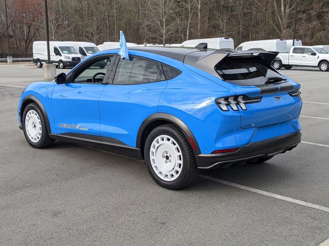 Vehicle image 8 of 43