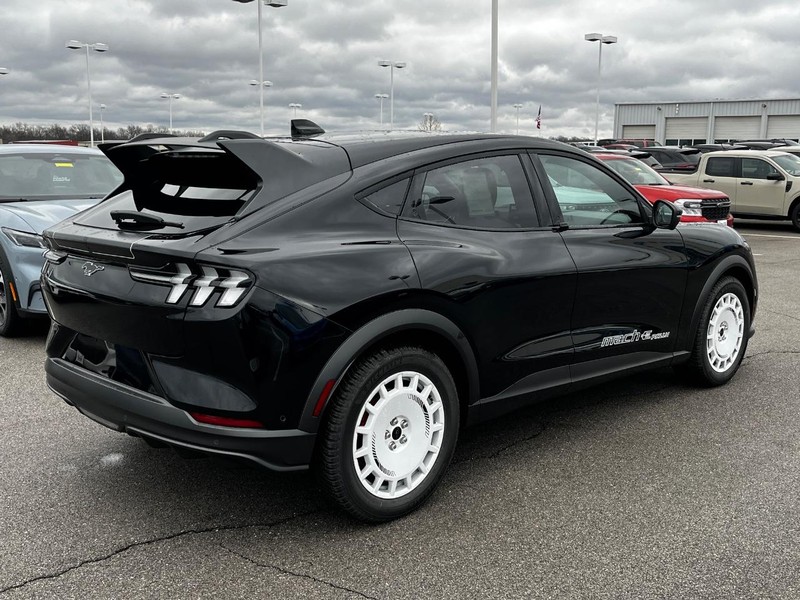 2024 Ford Mustang Mach-E GT Image 3 of 16