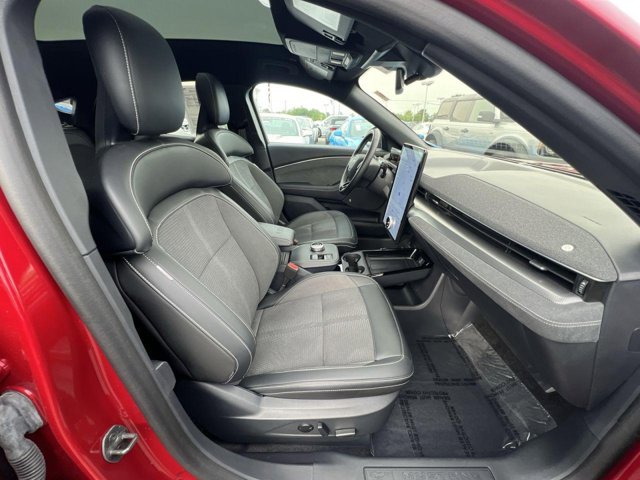 Vehicle image 24 of 26