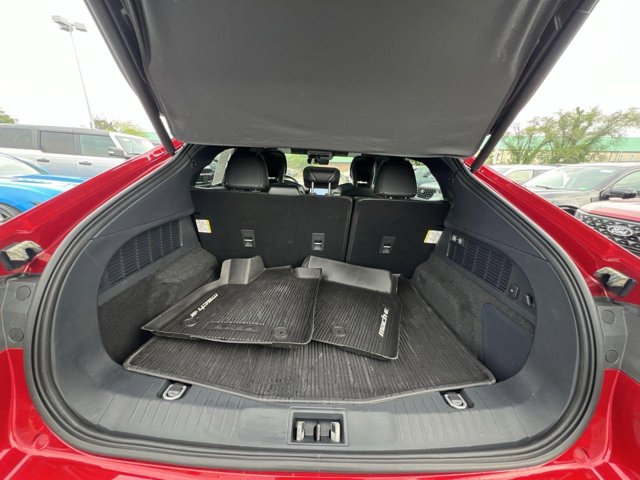 Vehicle image 23 of 26