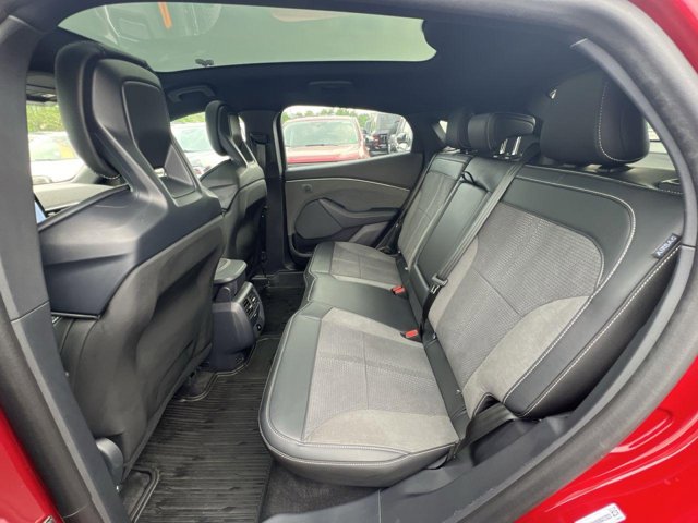 Vehicle image 22 of 26
