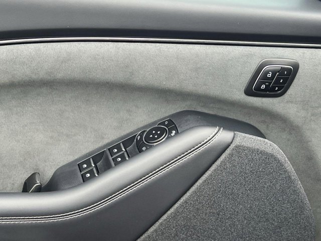 Vehicle image 12 of 26