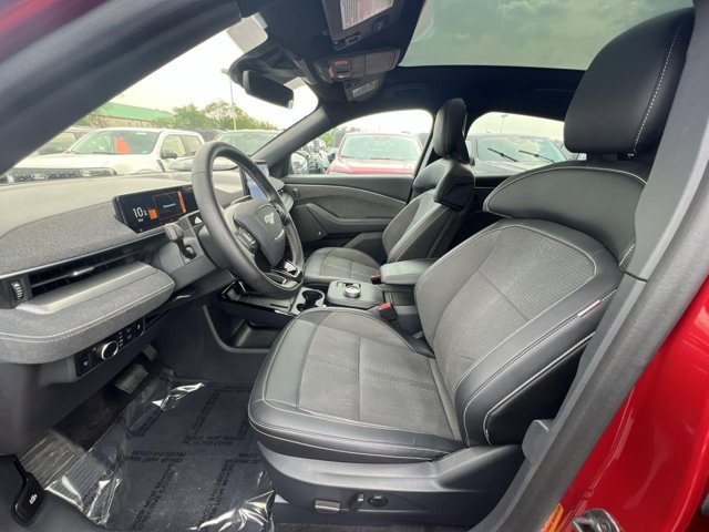 Vehicle image 10 of 26
