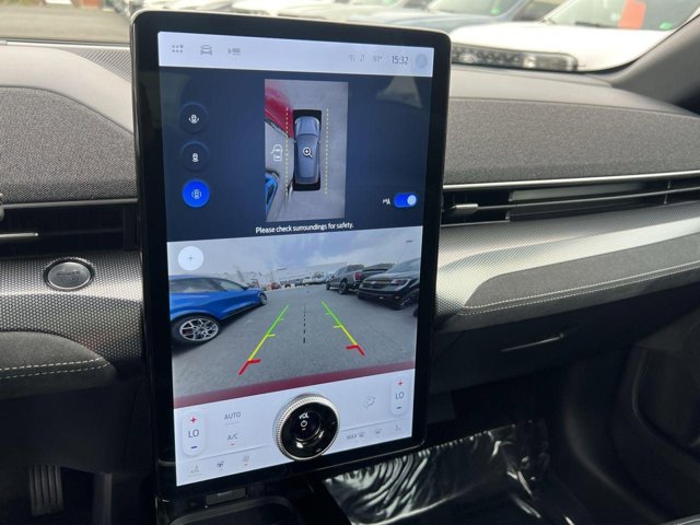 Vehicle image 16 of 26