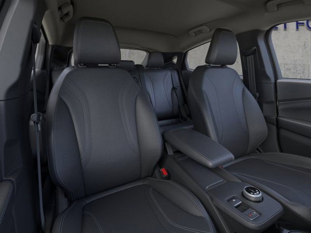 Vehicle image 13 of 31