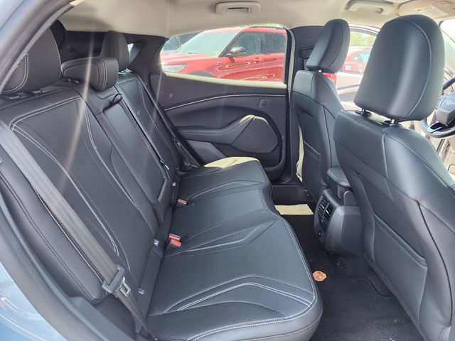 Vehicle image 31 of 34