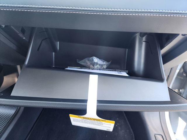 Vehicle image 28 of 34