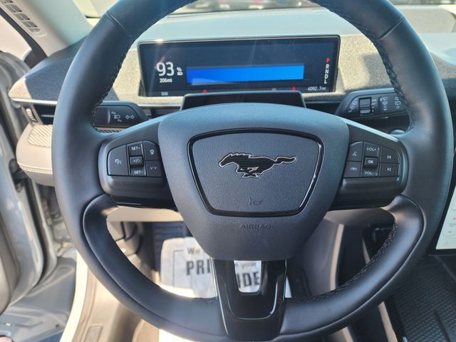 Vehicle image 13 of 34