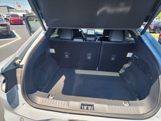 Vehicle image 32 of 34