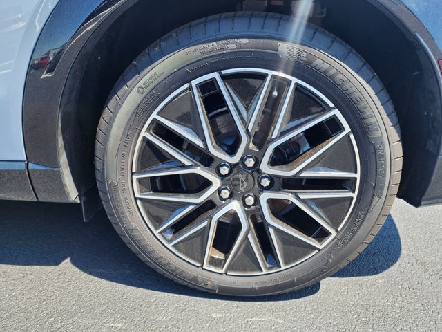 Vehicle image 8 of 34