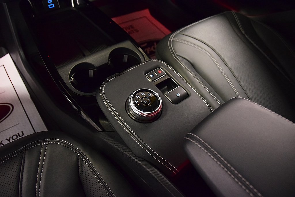Vehicle image 24 of 35