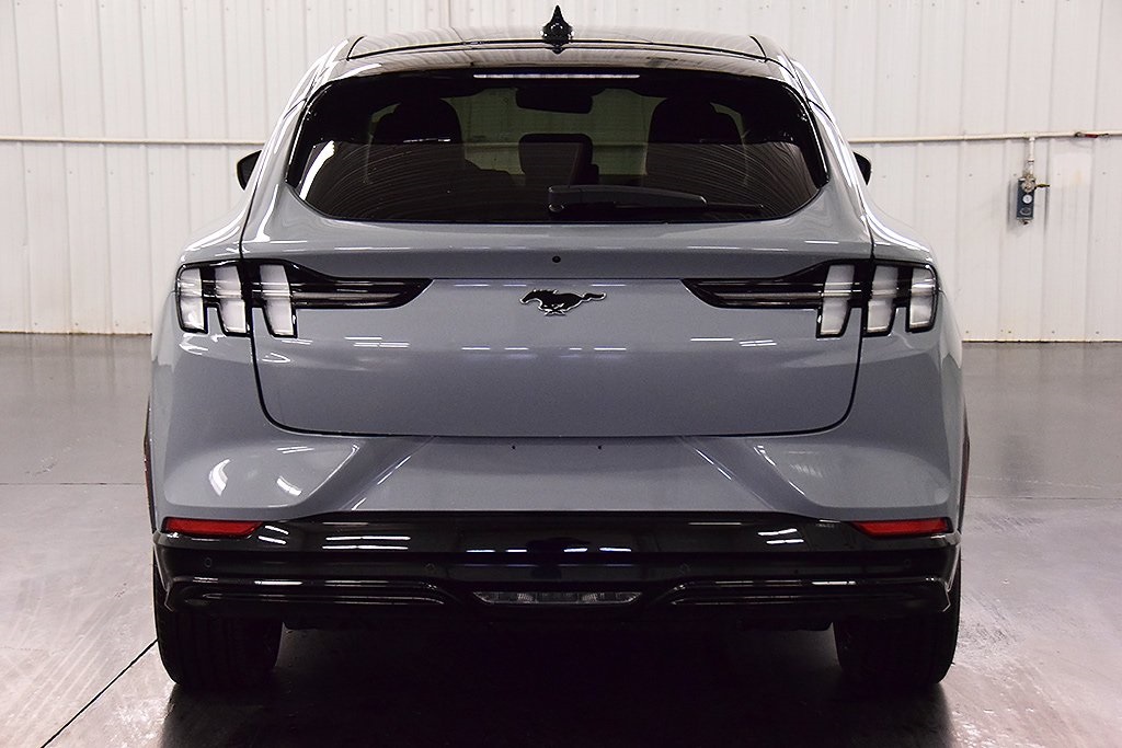 Vehicle image 7 of 35