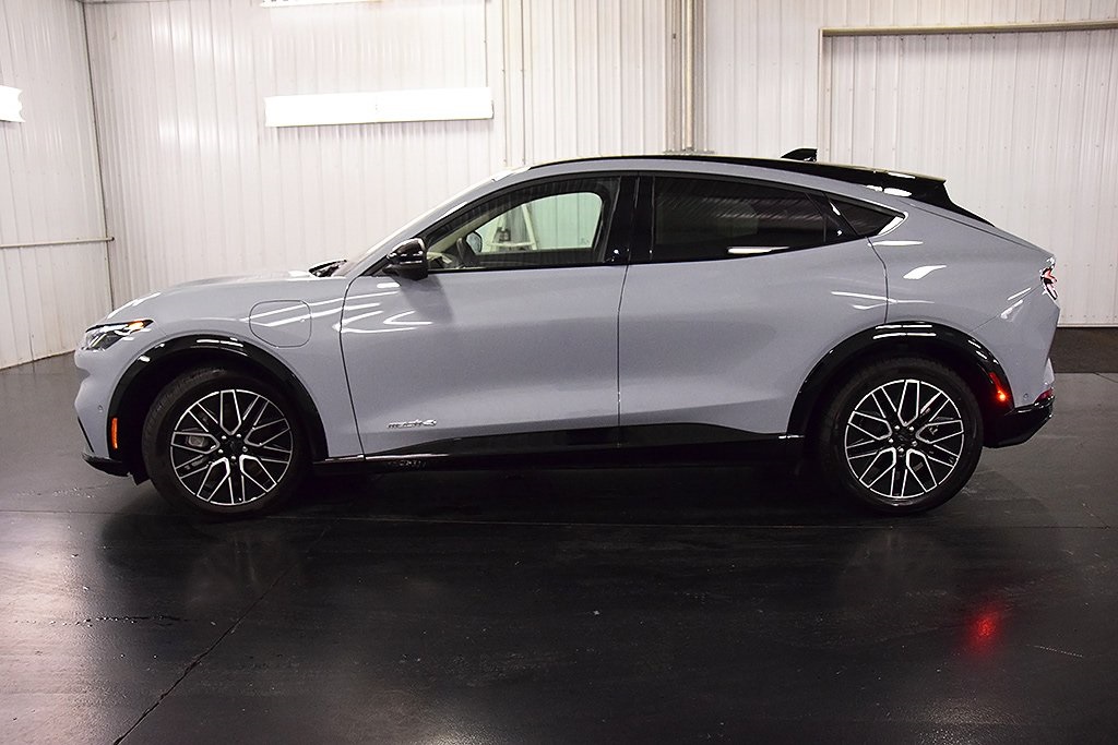 Vehicle image 9 of 35