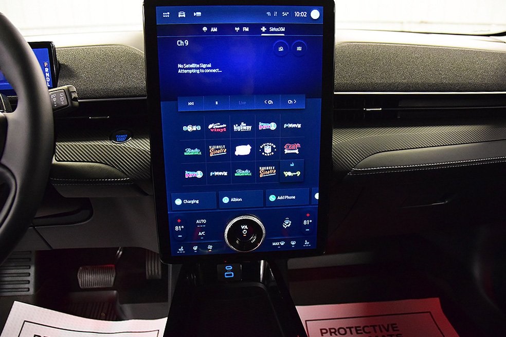Vehicle image 26 of 35