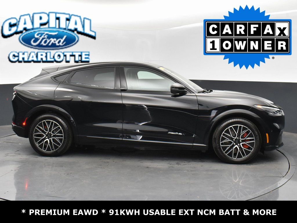 Vehicle image 17 of 43