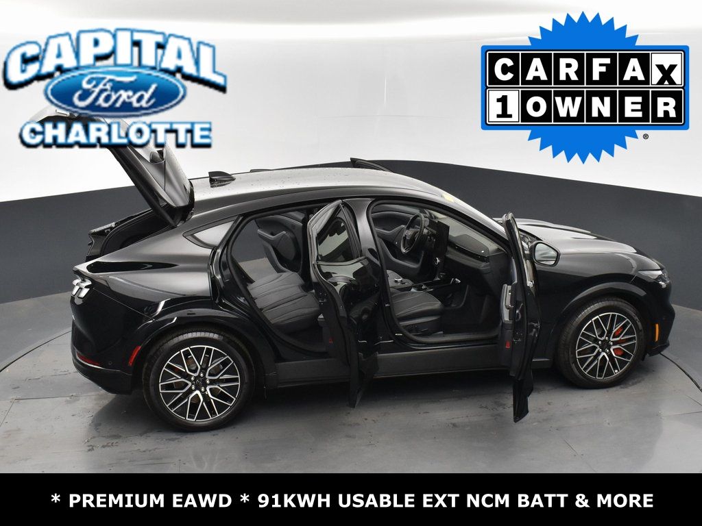 Vehicle image 21 of 43