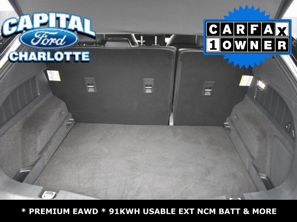 Vehicle image 29 of 43
