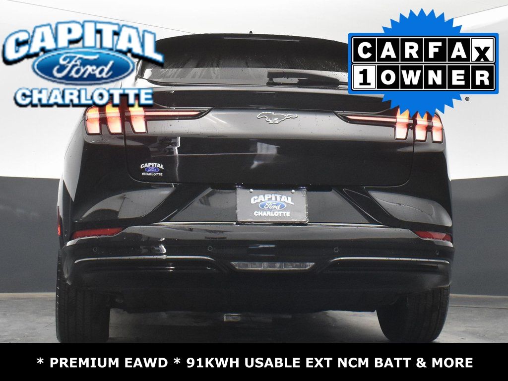Vehicle image 23 of 43