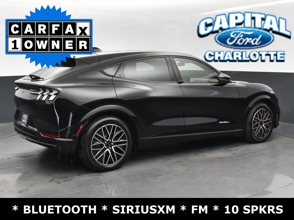 Vehicle image 19 of 43