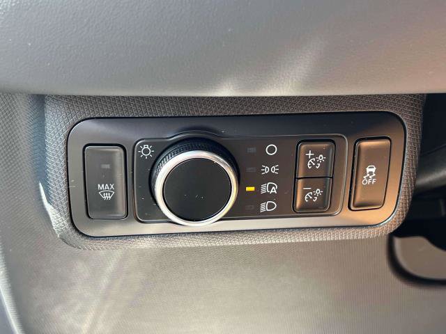 Vehicle image 25 of 39