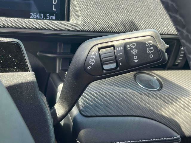 Vehicle image 29 of 39