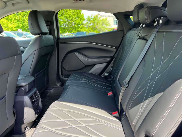 Vehicle image 15 of 39