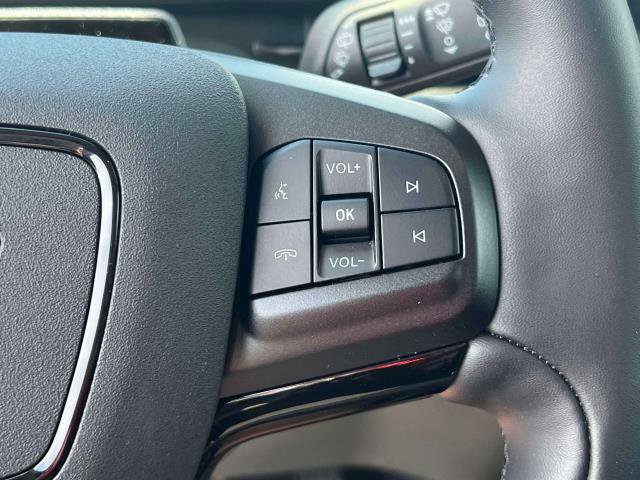 Vehicle image 27 of 39