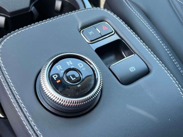 Vehicle image 32 of 39
