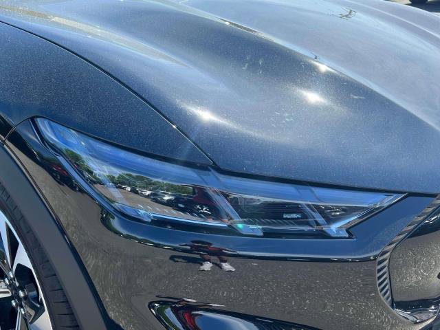 Vehicle image 11 of 39