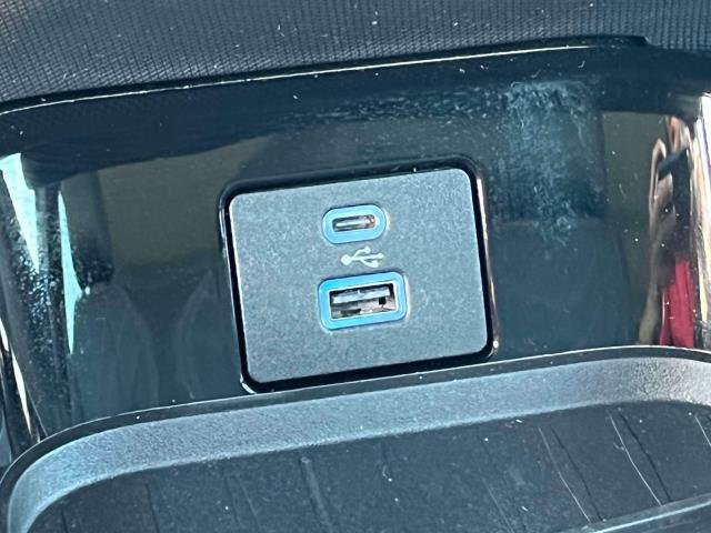 Vehicle image 35 of 39
