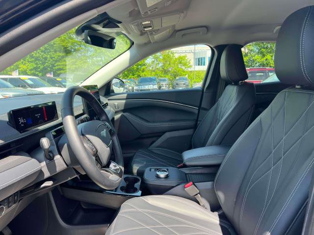 Vehicle image 20 of 39