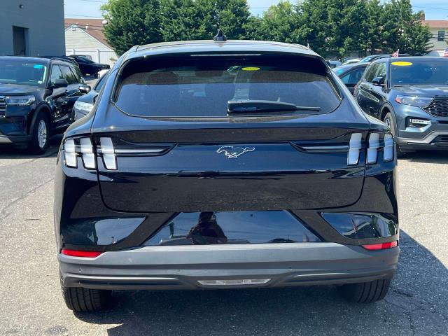 Vehicle image 8 of 39