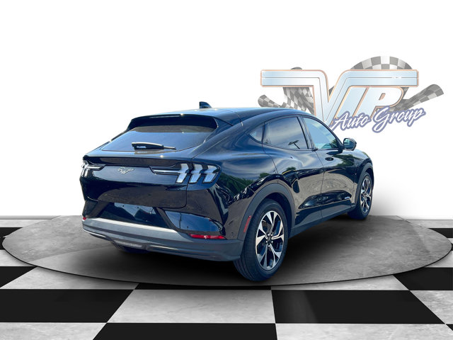 Vehicle image 5 of 39