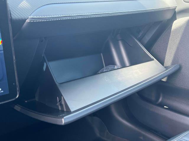 Vehicle image 33 of 39
