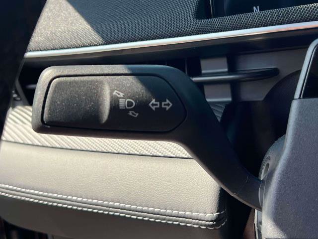 Vehicle image 28 of 39