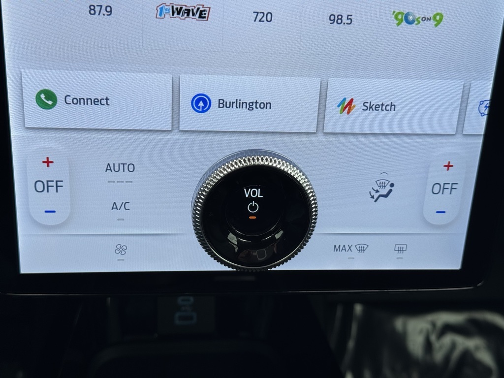 Vehicle image 18 of 46