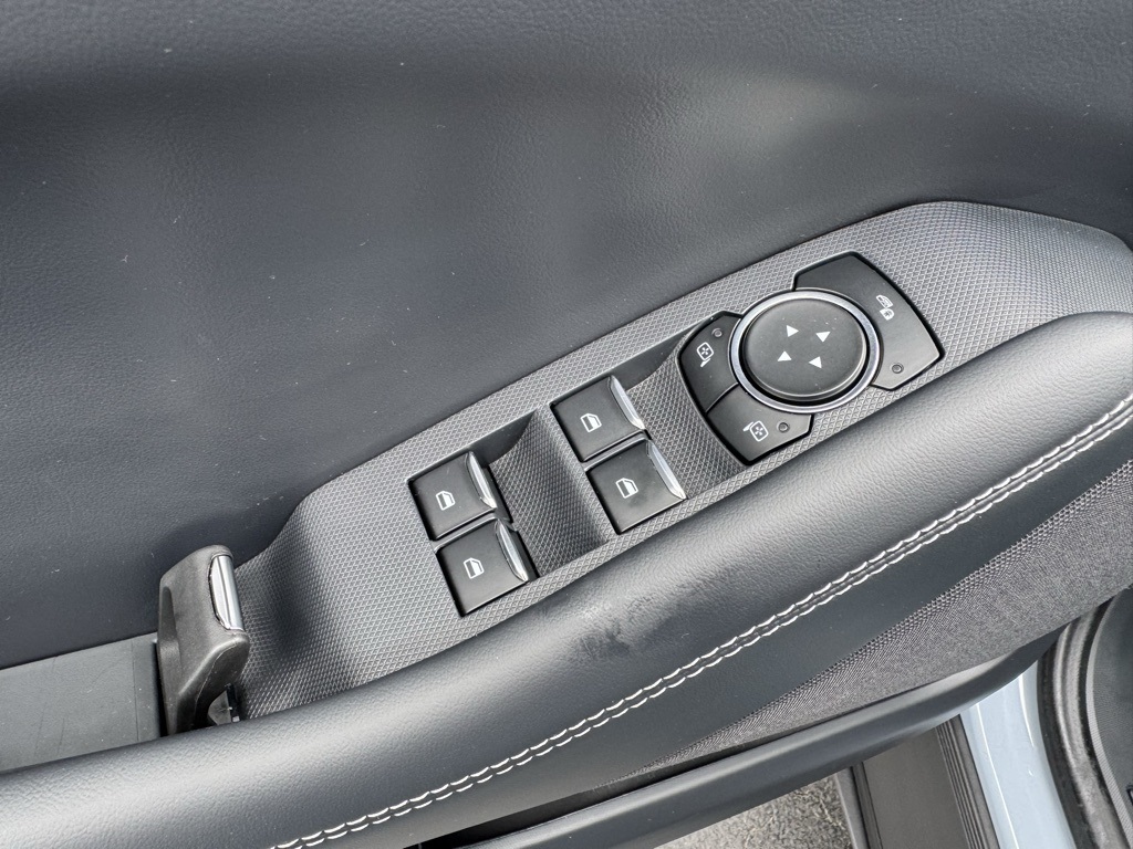 Vehicle image 24 of 46