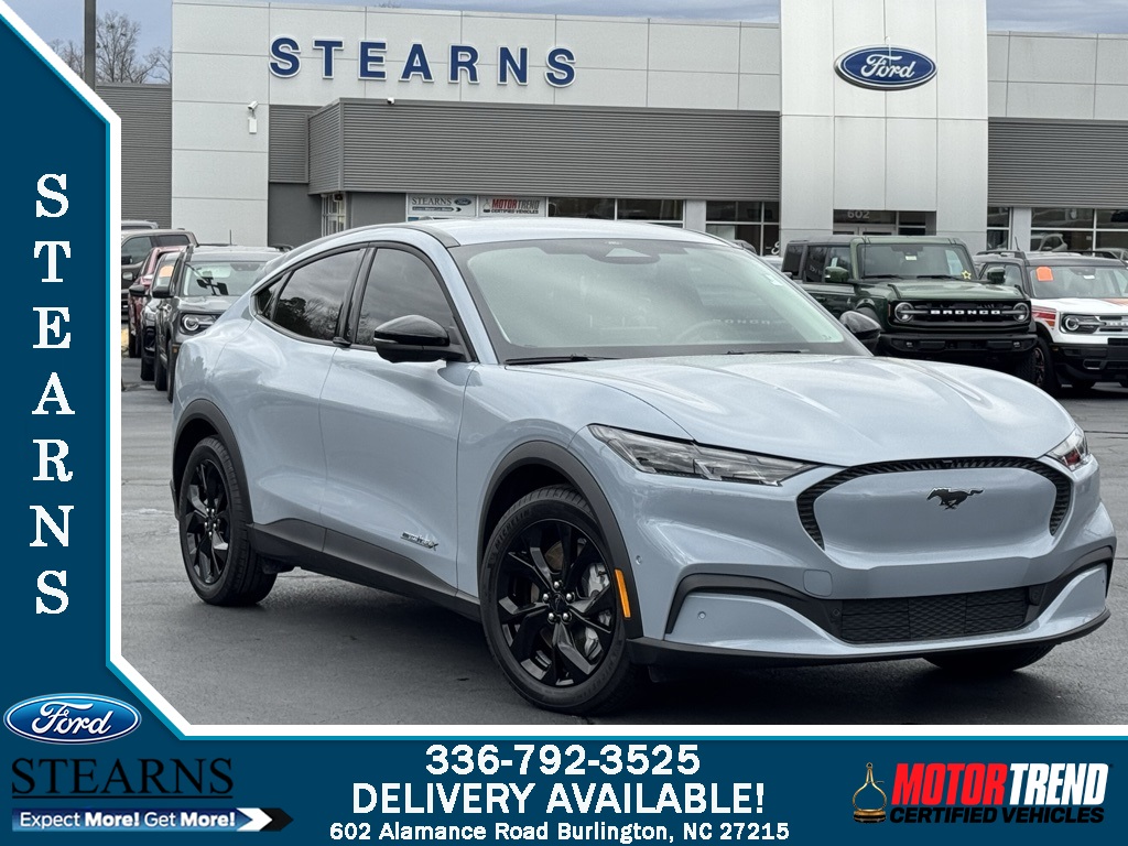 Vehicle image 3 of 46
