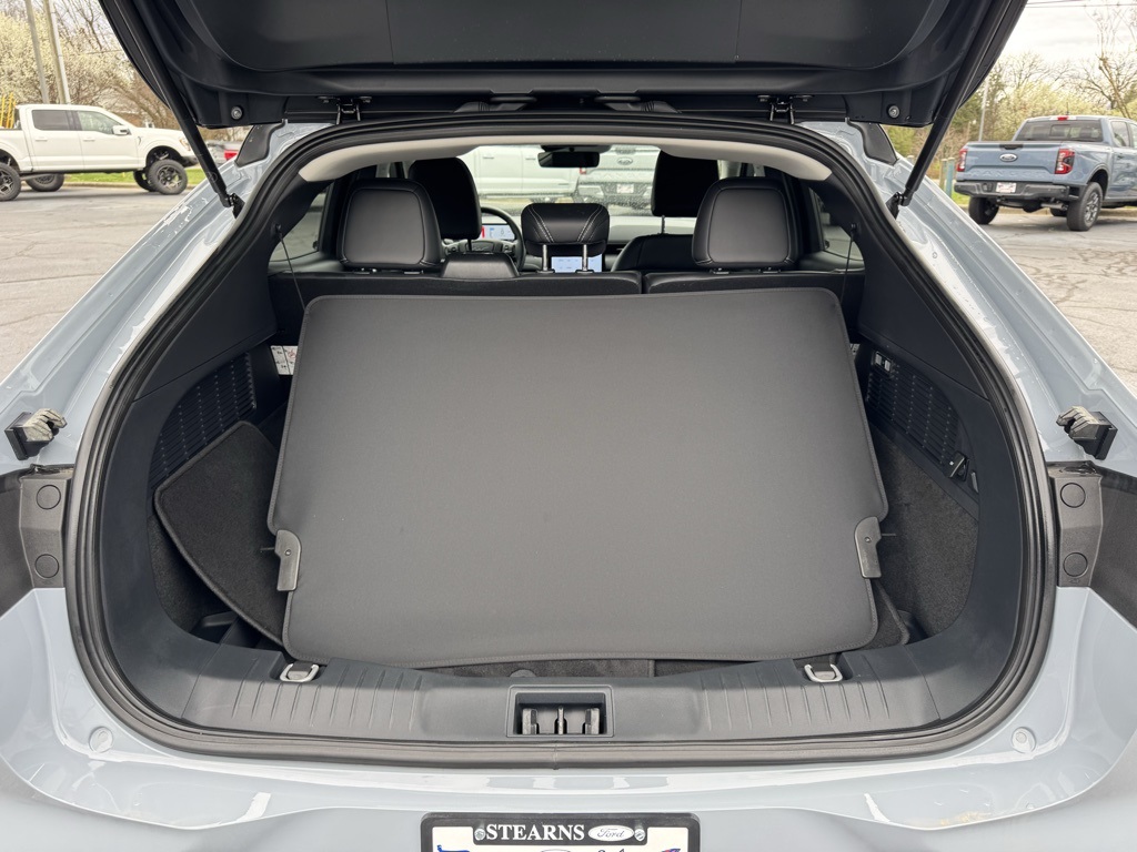 Vehicle image 43 of 46