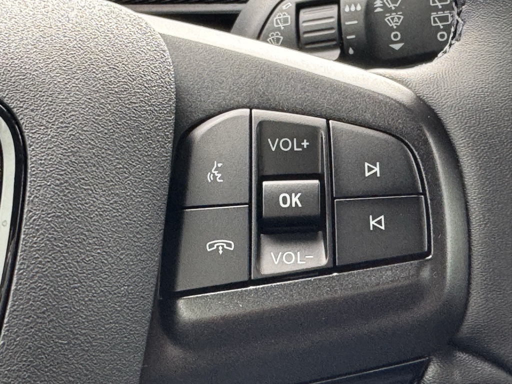Vehicle image 14 of 46