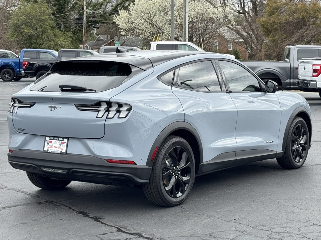Vehicle image 5 of 46