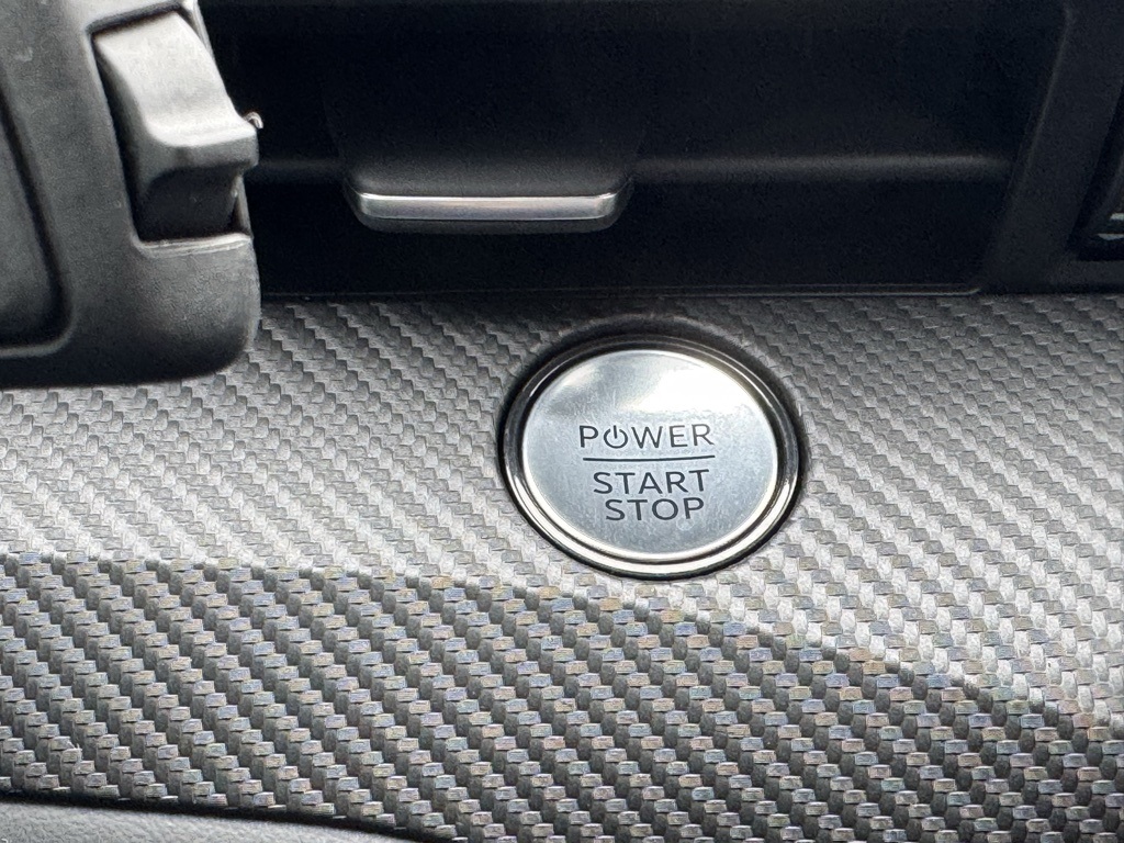 Vehicle image 11 of 46