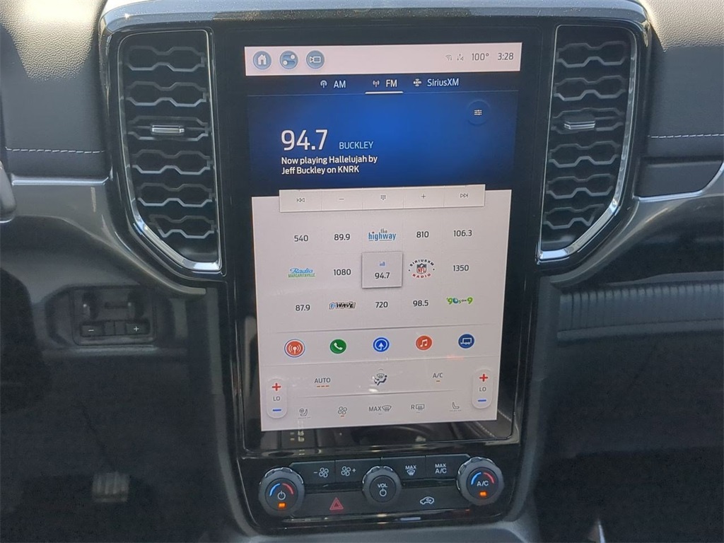 Vehicle image 23 of 32