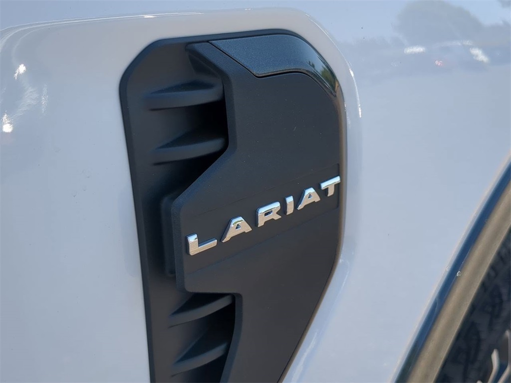 Vehicle image 29 of 32