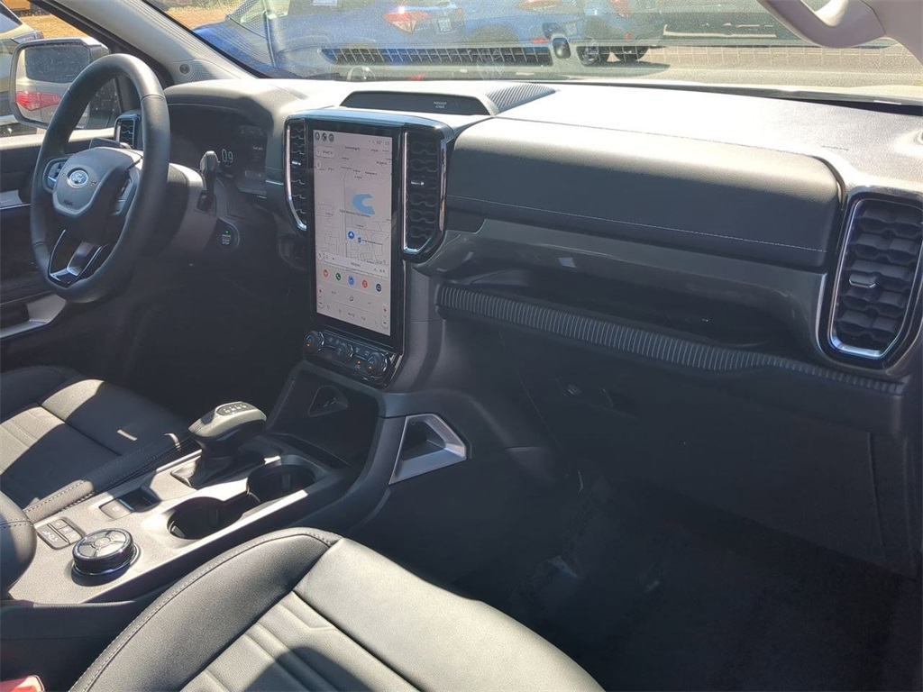 Vehicle image 17 of 32
