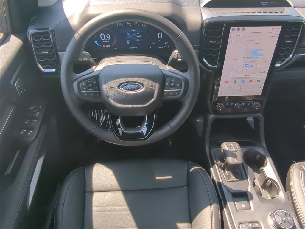 Vehicle image 18 of 32