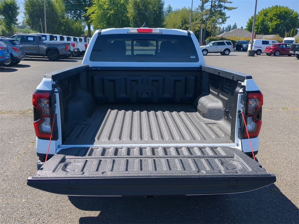 Vehicle image 11 of 32