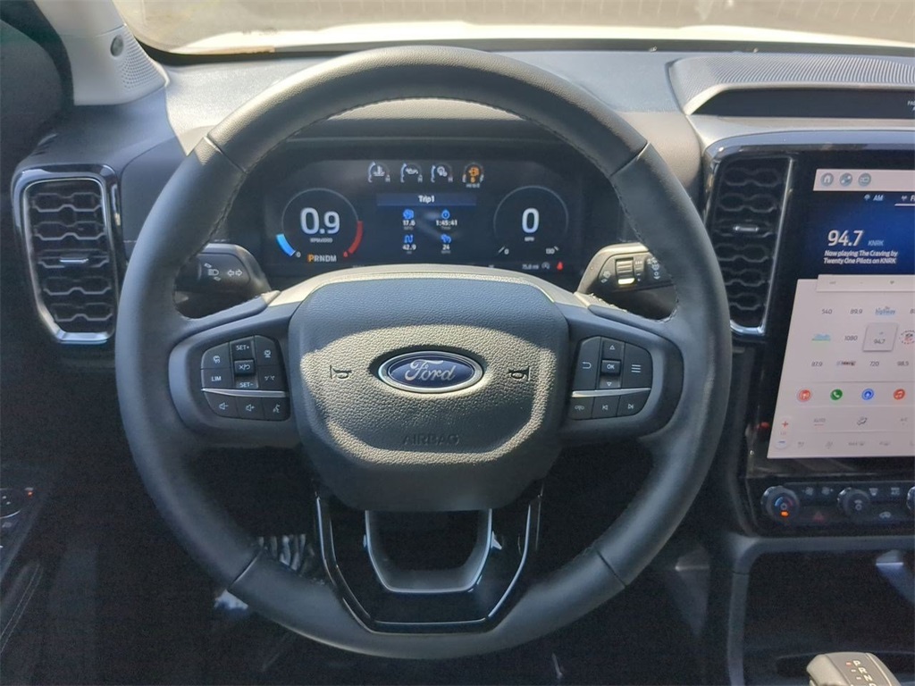 Vehicle image 31 of 32