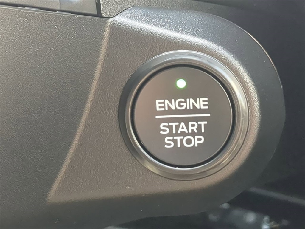 Vehicle image 20 of 32