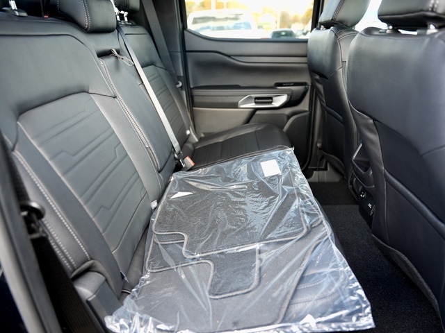 Vehicle image 10 of 40